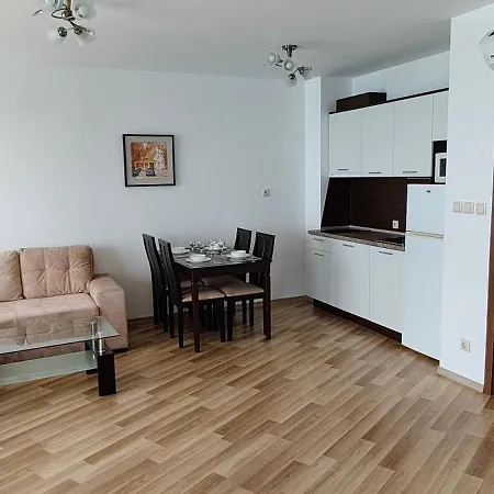 Beachfront A13 Апартаменти